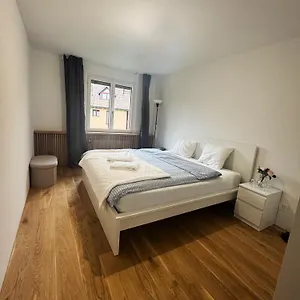  Alloggio in famiglia Vk - H - Zuerich Airport - Luxury - - Haldenstrasse - Svizzera